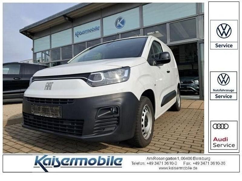 Weiß Gebraucht 2023 Fiat Doblò Van / Kleinbus | 22.689 € (Fairer Preis) - Bild 1/4