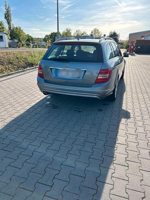Gebraucht Mercedes C220 170 PS (125 kW) 2012 Grau Kombi