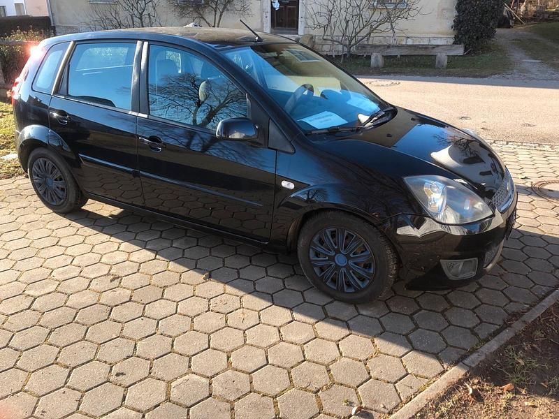 Schwarz Gebraucht 2007 Ford Fiesta Limousine | 899 € - Bild 1/4