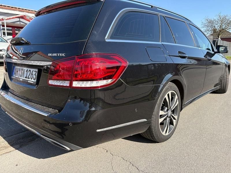 Gebraucht Mercedes E200 Avantgarde 136 PS (100 kW) 2015 Schwarz Kombi