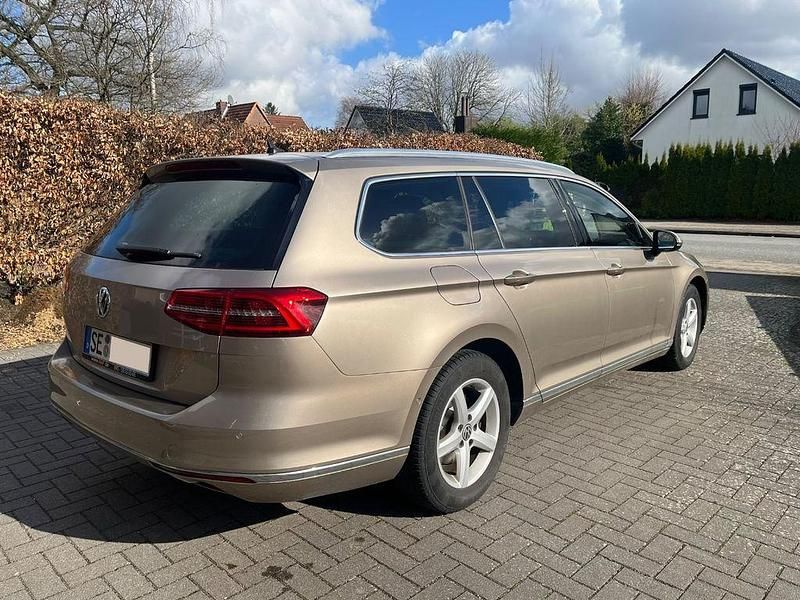 Gebraucht VW Passat Highline 190 PS (139 kW) 2015 Gold Kombi