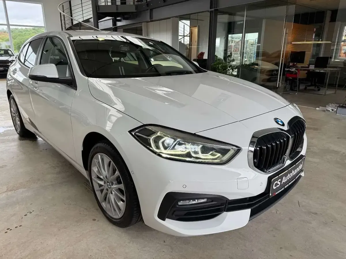 Gebraucht BMW 118 Advantage 136 PS (100 kW) 2022 Weiß Kleinwagen
