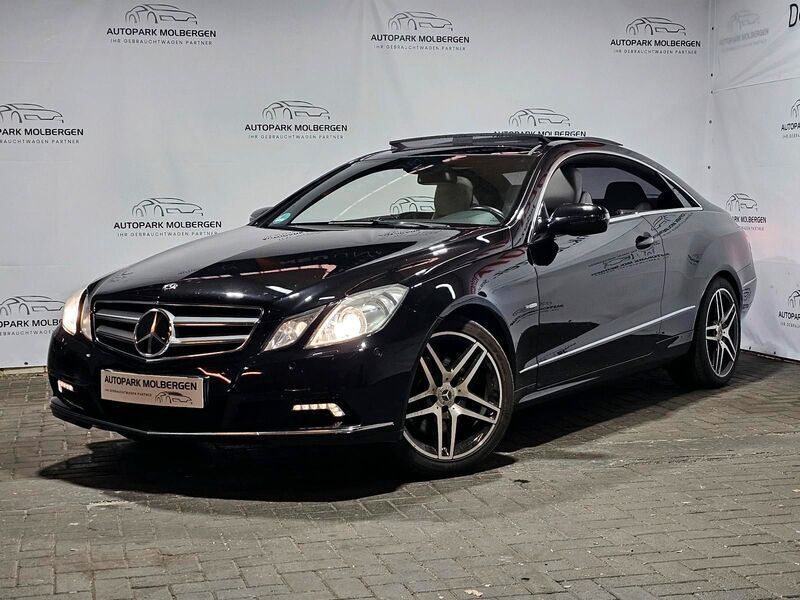 Beige Gebraucht 2009 Mercedes E250 Coupé | 10.990 € (Etwas zu teuer) - Bild 1/4