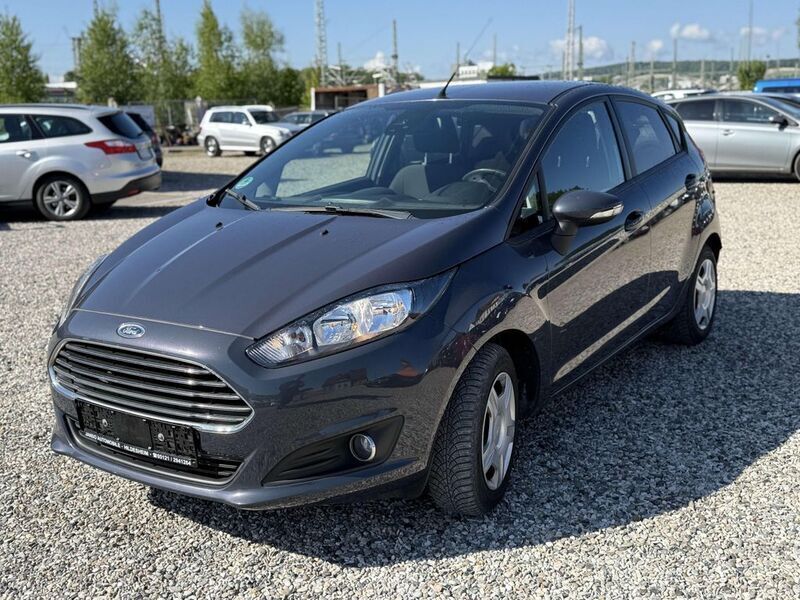 Grau Gebraucht 2013 Ford Fiesta Trend Kleinwagen | 7.000 € (Fairer Preis) - Bild 1/4