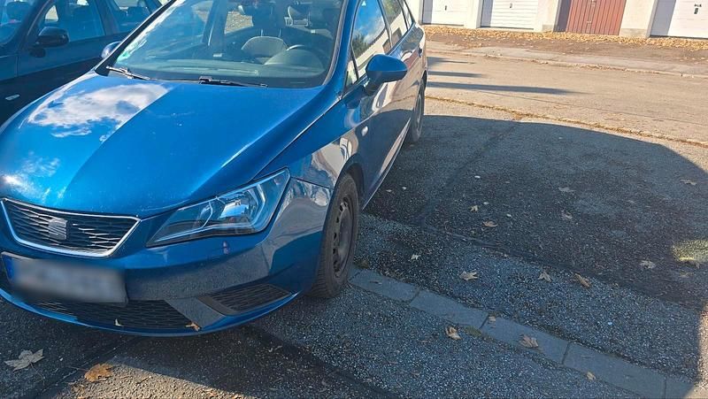 Blau Gebraucht 2016 Seat Ibiza ST Kombi | 6.200 € (Guter Preis) - Bild 1/4