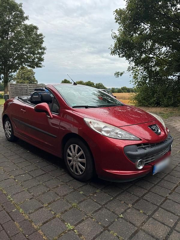 Rot Gebraucht 2009 Peugeot 207 CC Filou Cabrio | 2.700 € (Superpreis) - Bild 1/4