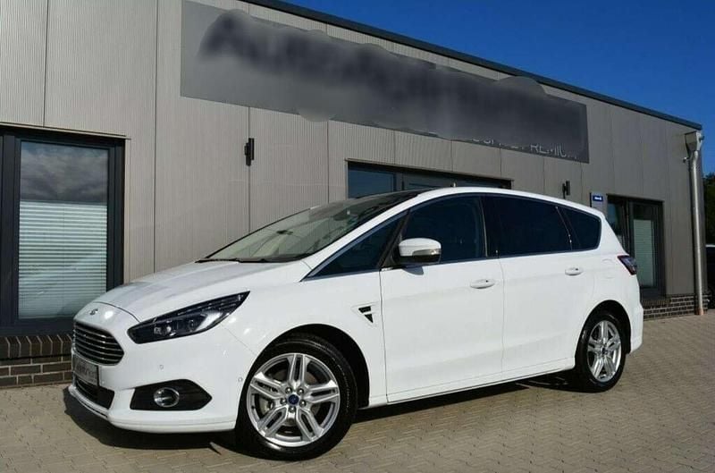 Weiß Gebraucht 2017 Ford S-MAX Titanium Van / Kleinbus | 17.500 € (Teuer) - Bild 1/4