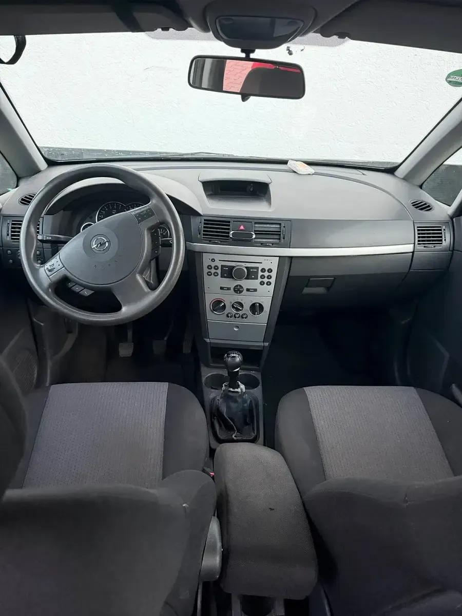 Gebraucht Opel Astra 63 PS (46 kW) 2005 Silber Limousine