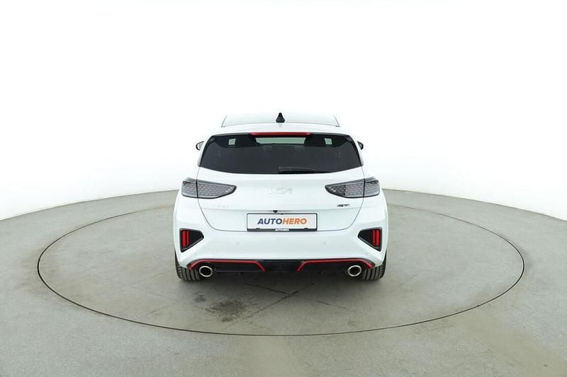 Gebraucht Kia Ceed GT GT 204 PS (150 kW) 2024 Weiß Limousine