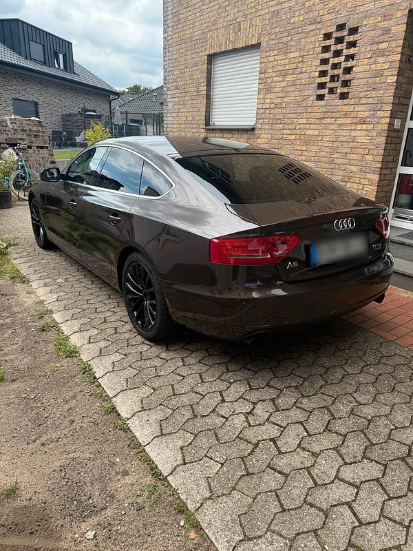 Braun Gebraucht 2011 Audi A5 Limousine | 10.500 € (Fairer Preis) - Bild 1/4