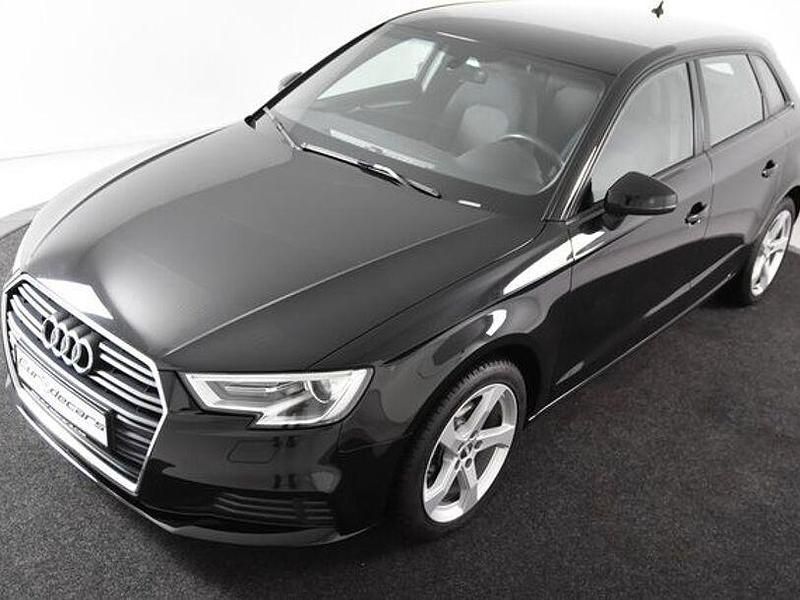 Gebraucht Audi A3 Sport 116 PS (85 kW) 2019 Schwarz Limousine