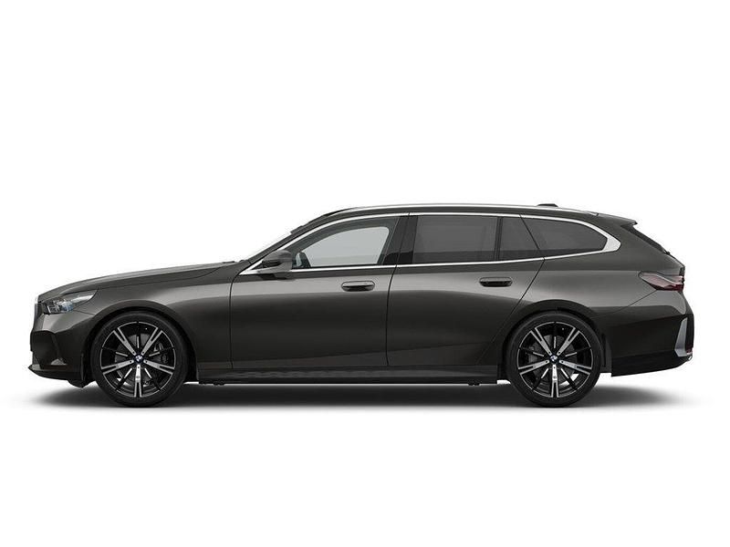 Gebraucht BMW 540 Performance 286 PS (210 kW) 2025 Grau Kombi