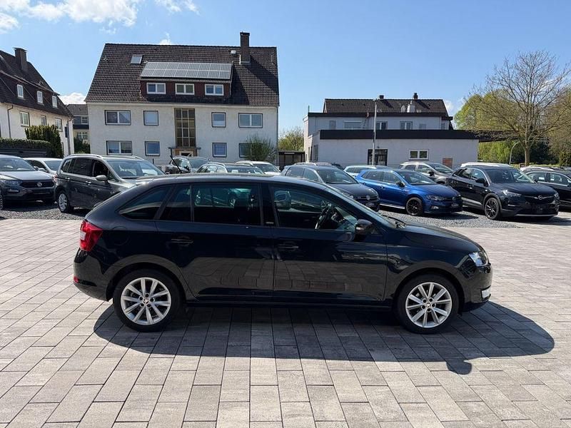 Gebraucht Skoda Rapid Joy 90 PS (66 kW) 2016 Schwarz Kleinwagen