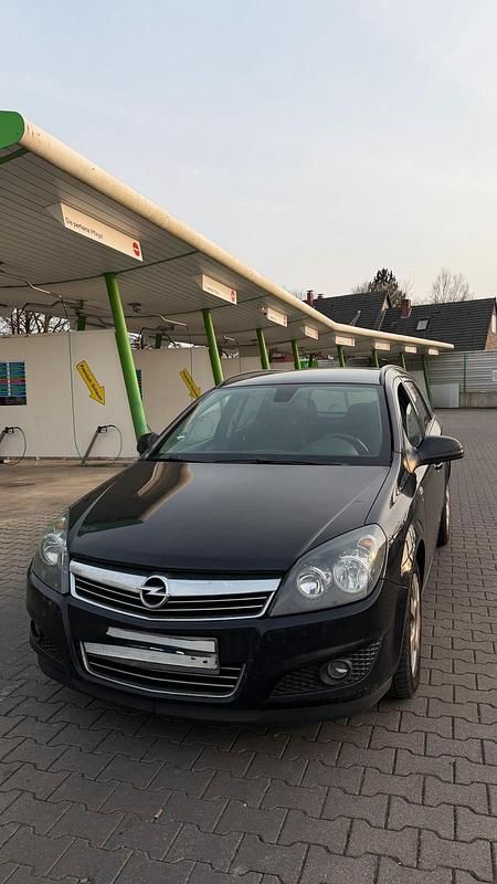 Gebraucht Opel Astra 120 PS (88 kW) 2010 Schwarz Kombi