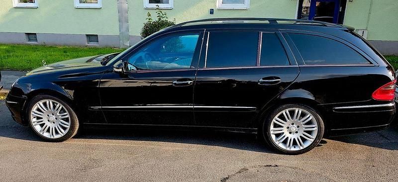 Schwarz Gebraucht 2007 Mercedes E320 Avantgarde Limousine | 6.500 € (Fairer Preis) - Bild 1/4