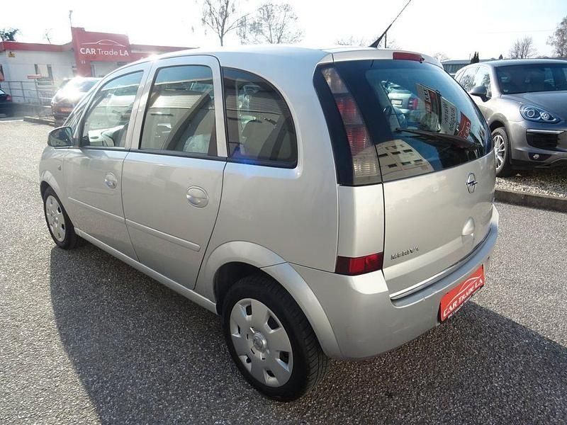 Gebraucht Opel Meriva Edition 90 PS (66 kW) 2010 Silber Van / Kleinbus
