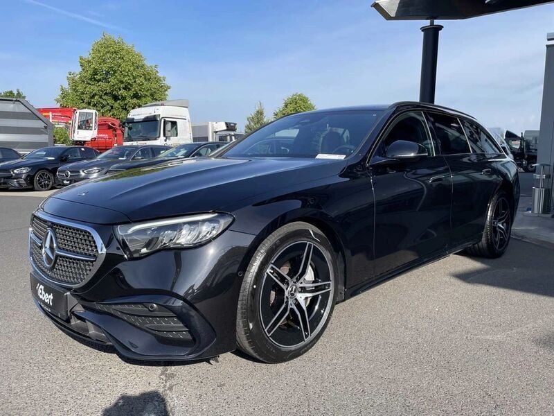 Schwarz Gebraucht 2024 Mercedes E220 AMG line | 57.892 € (Teuer) - Bild 1/4