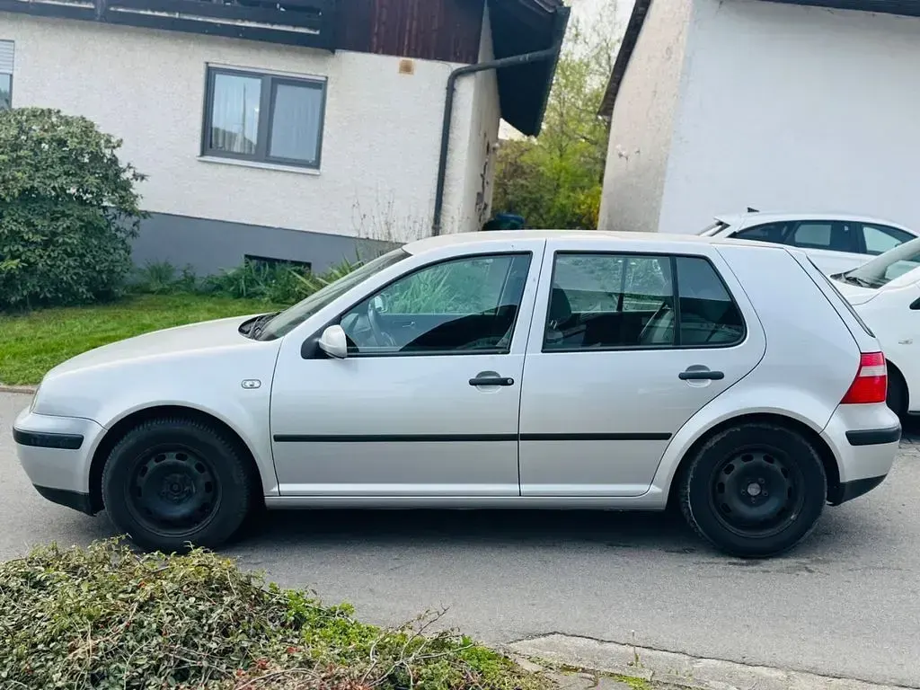 Brugt VW Golf IV 102 HK (75 kW) 2002 Sølv Sedan