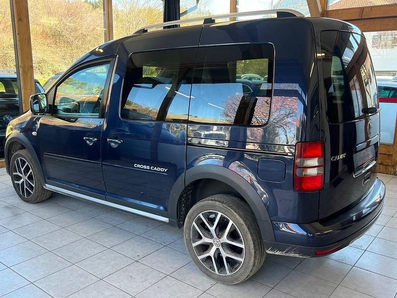 Gebraucht VW Caddy 110 PS (80 kW) 2014 Blau Van / Kleinbus