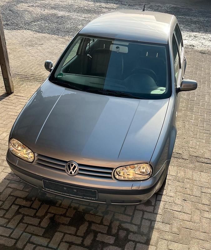 Gebraucht VW Golf IV Edition 75 PS (55 kW) 2003 Silber Kleinwagen