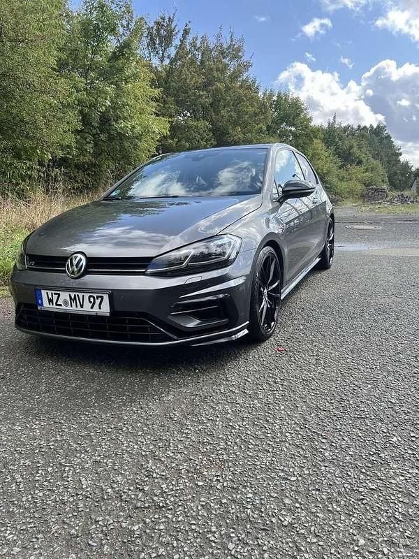 Grau Gebraucht 2019 VW Golf VII R Kleinwagen | 25.450 € (Fairer Preis) - Bild 1/4