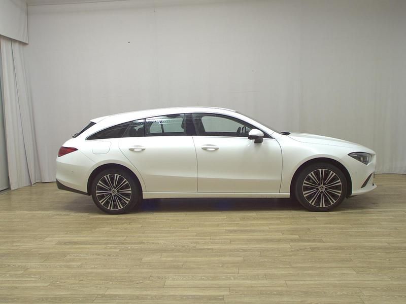 Weiss Gebraucht 2022 Mercedes CLA250e Shooting Brake Progressive Kombi | 25.980 € (Guter Preis) - Bild 1/4