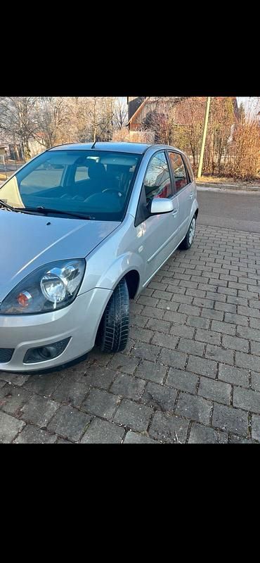 Gebraucht Ford Fiesta 80 PS (58 kW) 2008 Silber Kleinwagen