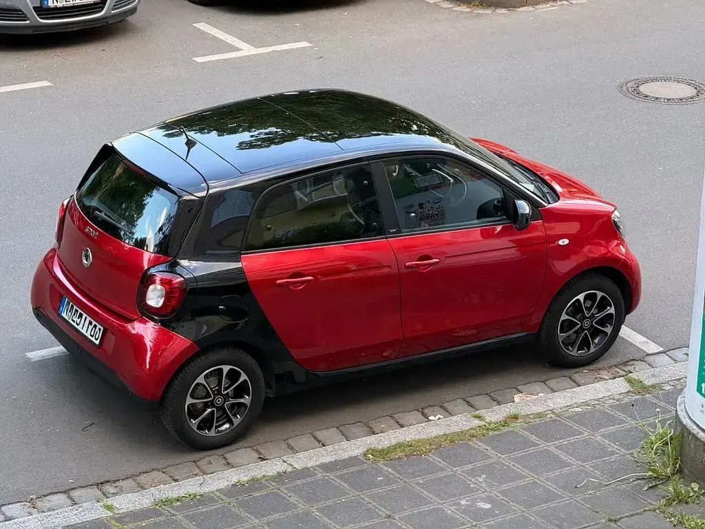 Używany Smart ForFour Passion 90 KM (66 kW) 2015 Czerwony Hatchback