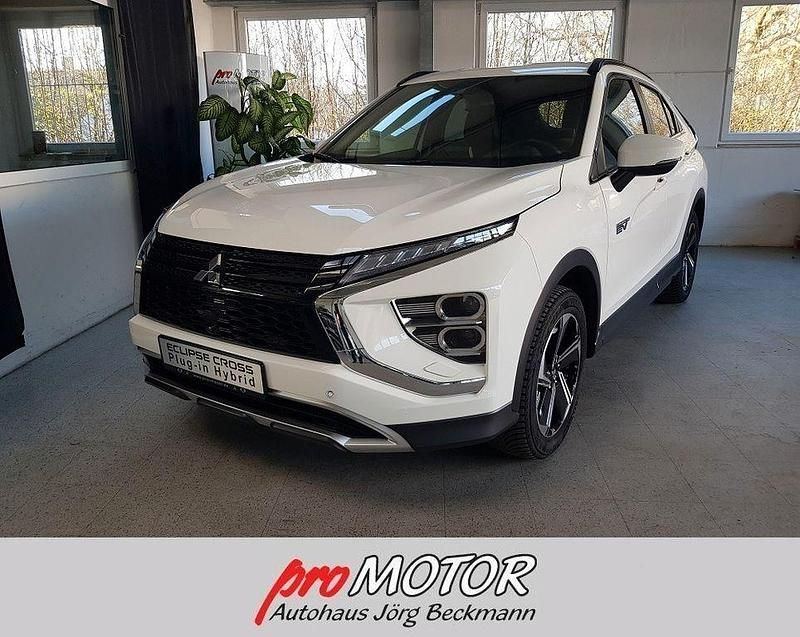 Gebraucht Mitsubishi Eclipse Cross Plus 188 PS (138 kW) 2022 Weiß SUV