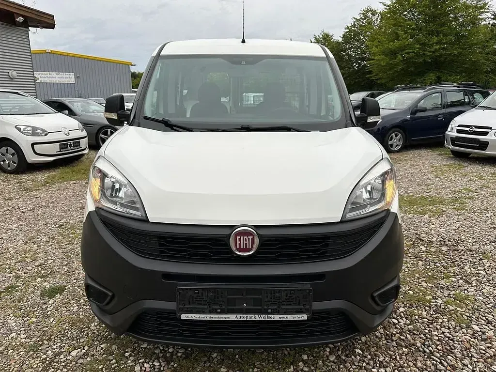 Gebraucht Fiat Doblò Basis 95 PS (69 kW) 2017 Weiß Van / Kleinbus