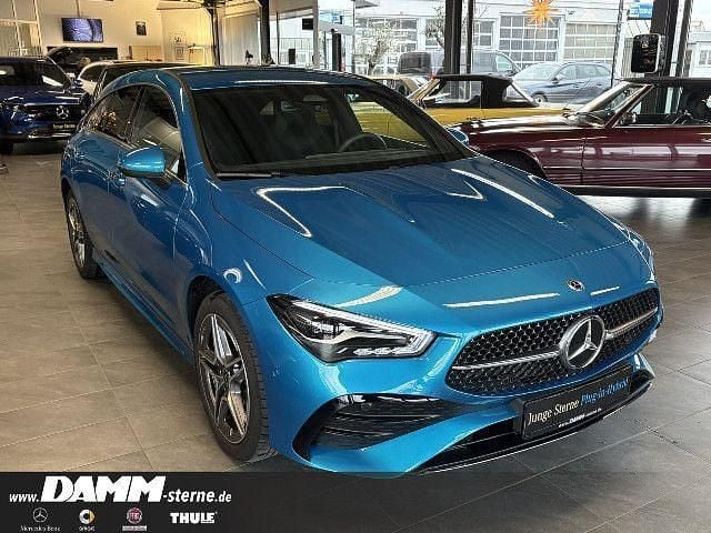 Blau Gebraucht 2025 Mercedes CLA250e Shooting Brake AMG line Kombi | 35.570 € (Fairer Preis) - Bild 1/4