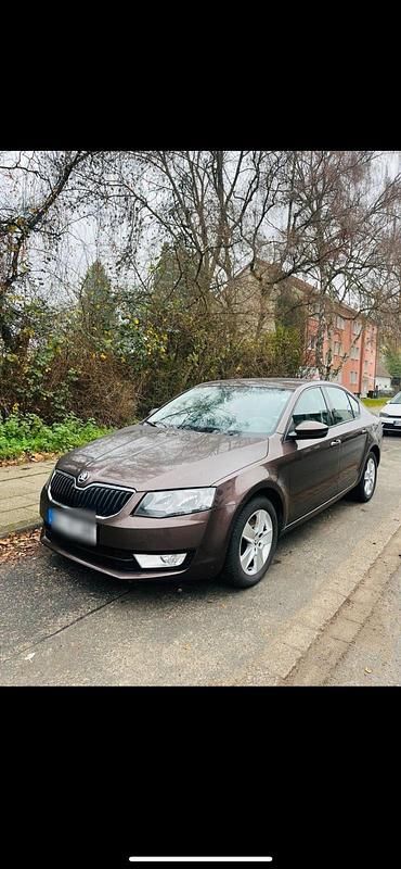 Braun Gebraucht 2013 Skoda Octavia Limousine | 6.999 € (Guter Preis) - Bild 1/4