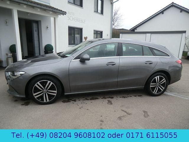 Gebraucht Mercedes CLA200 150 PS (110 kW) 2023 Mountaingrau Coupé