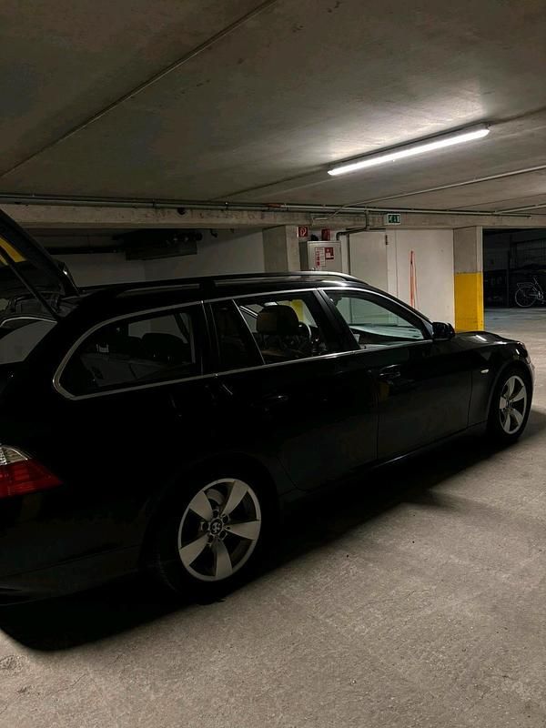 Second-hand BMW 525 193 CP (141 kW) 2007 Negru Break