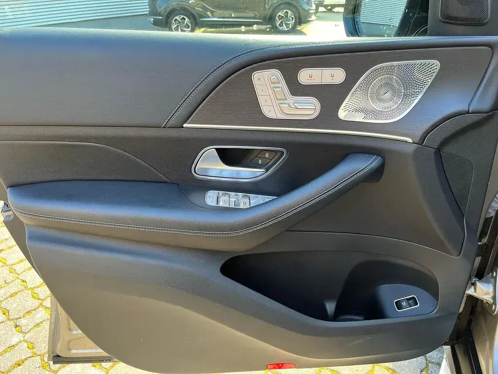 Gebraucht Mercedes GLE400 AMG 330 PS (242 kW) 2023 Mojavesilber lack SUV