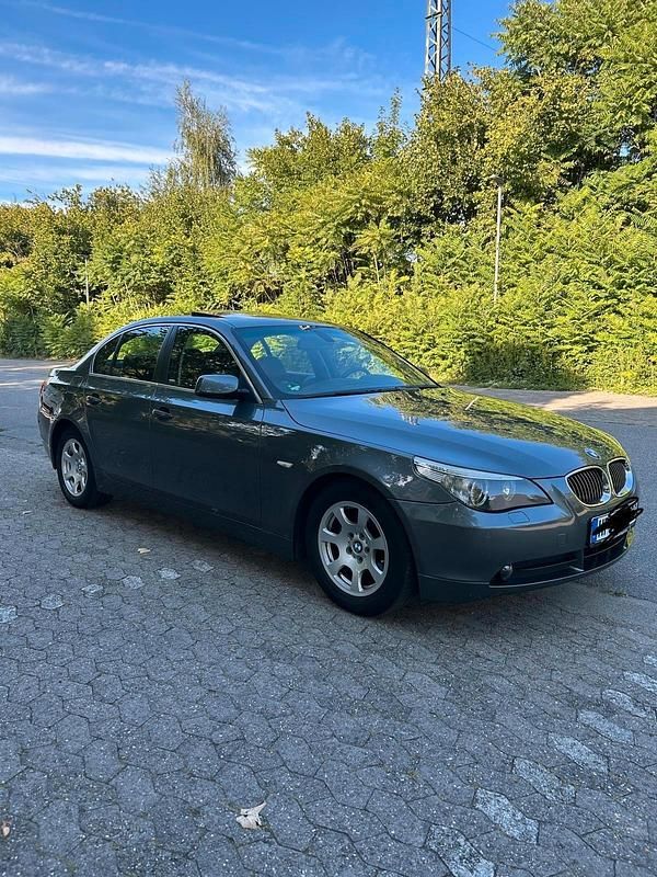 Gebraucht BMW 523 177 PS (130 kW) 2006 Grau Limousine
