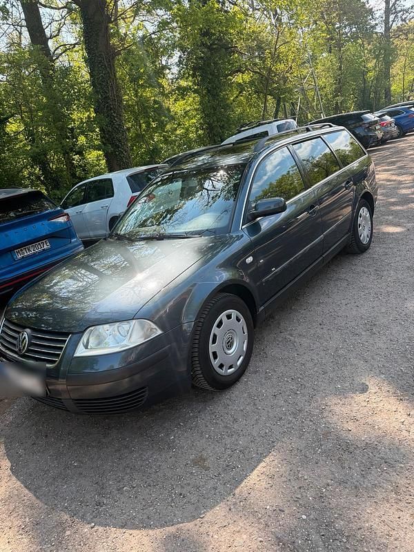 Usata VW Passat 102 CV (75 kW) 2003 Grigio Station wagon