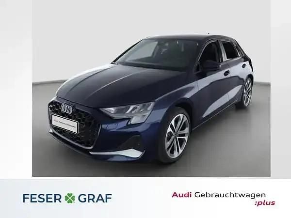 Navarrablau metallic Gebraucht 2024 Audi A3 Sportback Ambiente Limousine | 34.890 € (Etwas zu teuer) - Bild 1/4