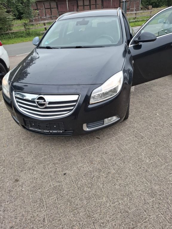 Schwarz Gebraucht 2012 Opel Insignia Active Kombi | 2.500 € (Superpreis) - Bild 1/4