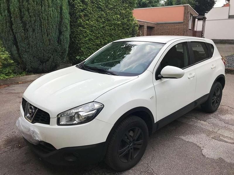 Weiß Gebraucht 2013 Nissan Qashqai Acenta SUV | 6.400 € (Fairer Preis) - Bild 1/4