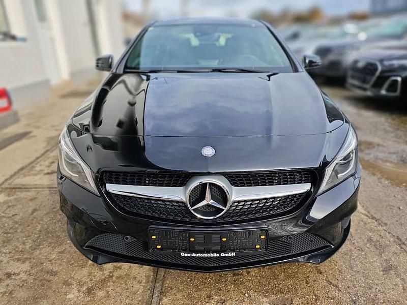 Gebraucht Mercedes CLA200 156 PS (114 kW) 2015 Schwarz Limousine