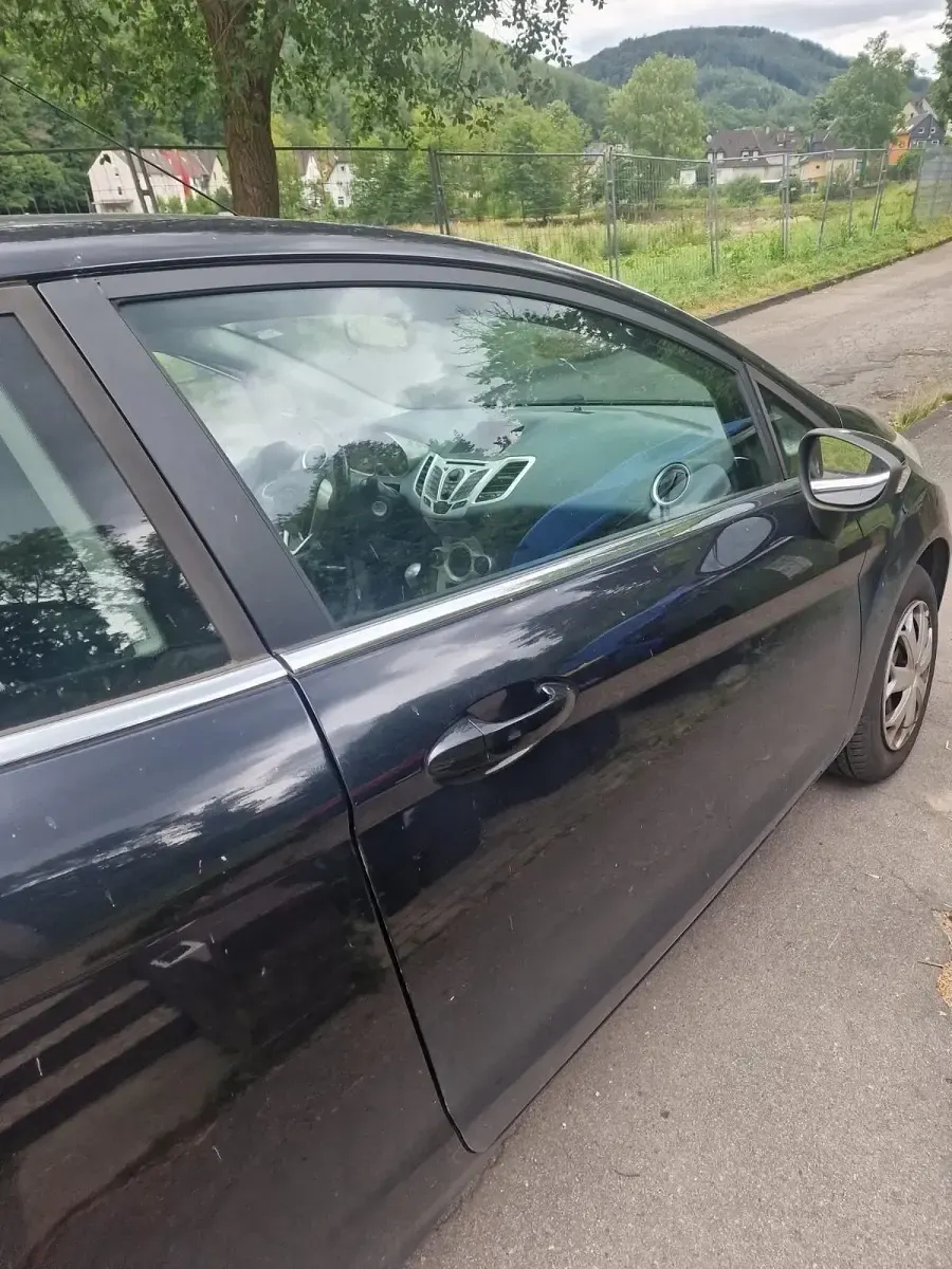 Gebraucht Ford Fiesta 97 PS (71 kW) 2009 Schwarz Kleinwagen
