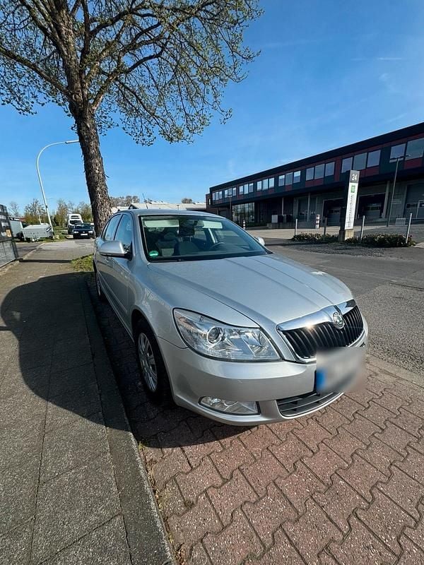 Gebraucht Skoda Octavia Ambiente 102 PS (75 kW) 2009 Silber Limousine