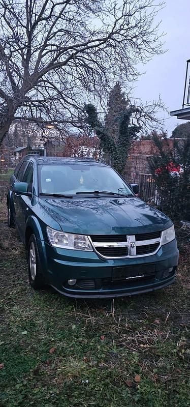 Grün Gebraucht 2009 Dodge Journey SUV | 1.400 € - Bild 1/4
