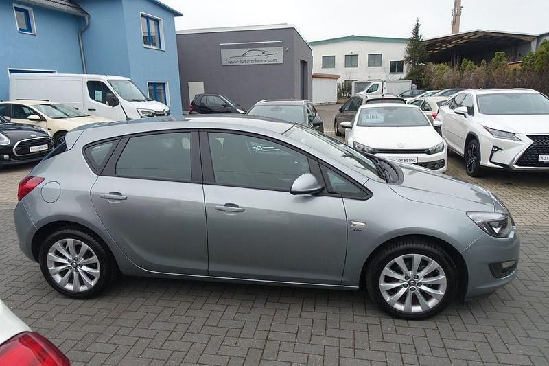 Gebraucht Opel Astra Active 140 PS (102 kW) 2013 Silber Limousine