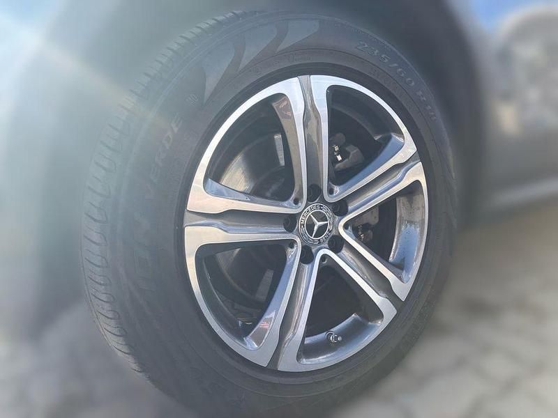 Gebraucht Mercedes GLC220 194 PS (142 kW) 2022 Metalliclack selenitgrau SUV