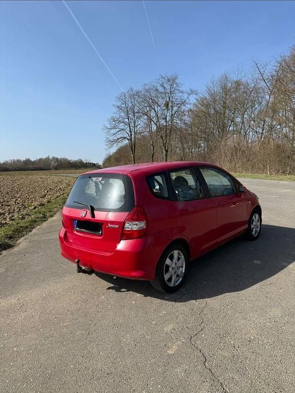Gebraucht Honda Jazz LS 77 PS (56 kW) 2006 Rot Kleinwagen