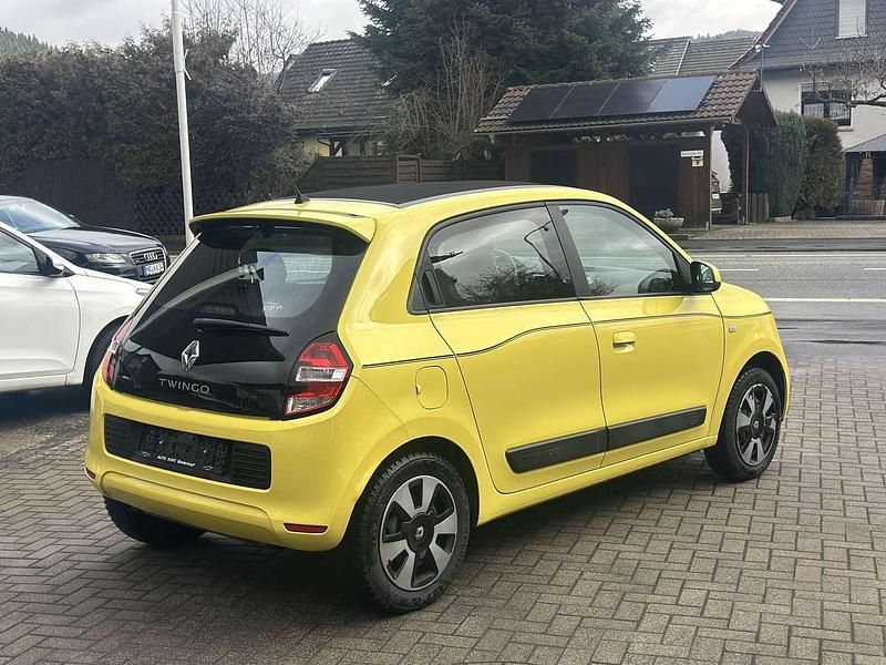 Gebraucht Renault Twingo Liberty 69 PS (50 kW) 2016 Hellgelb Kleinwagen