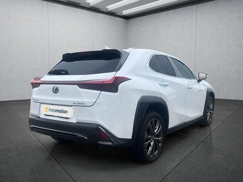 Gebraucht Lexus UX 184 PS (135 kW) 2023 Weiss SUV