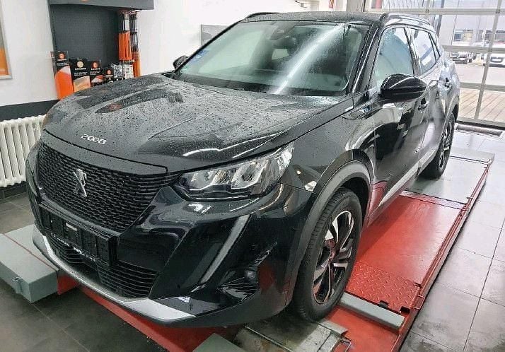 Schwarz Gebraucht 2021 Peugeot e-2008 Allure SUV | 17.590 € (Guter Preis) - Bild 1/4